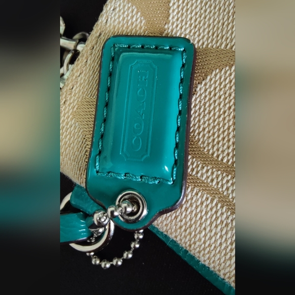 Coach Wristlet, Teal Green - Picture 9 of 9